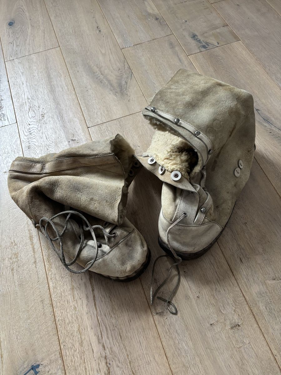 Schweizer Armee Uniformen: Kälteschutzschuhe Schweizer Armee 2.WK – Gebraucht aus Neuenhof von redballexpress