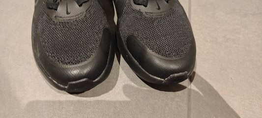 Nike Scarpe per ragazzi: Nike Turnschuhe/Sneaker Gr. 33.5 – Usato da Oberhofen AG venduto da iitf2020 3