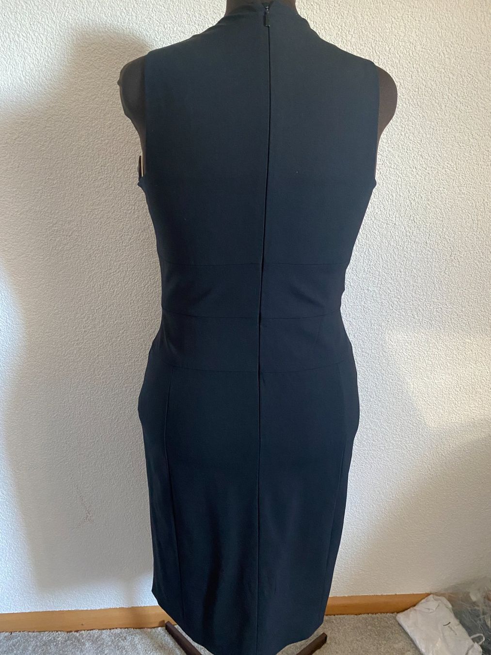 Hugo Boss Kleider: Hugo Boss NEU – Neu (gemäss Beschreibung) aus Liestal von aarroon 1