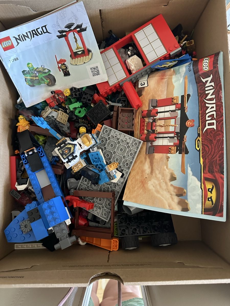 Lego Baukästen: Ninjago mix – Gebraucht aus La Tour-de-Peilz von Leeleeka 2
