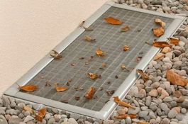 Netz Lichtschachtabdeckung / Laubschutz, Fiberglas, 50x125cm