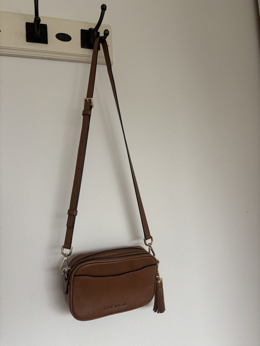 Michael Kors Borse da donna: Michael Kors Umhängetasche – Usato da Zug venduto da eic_6lnh 1
