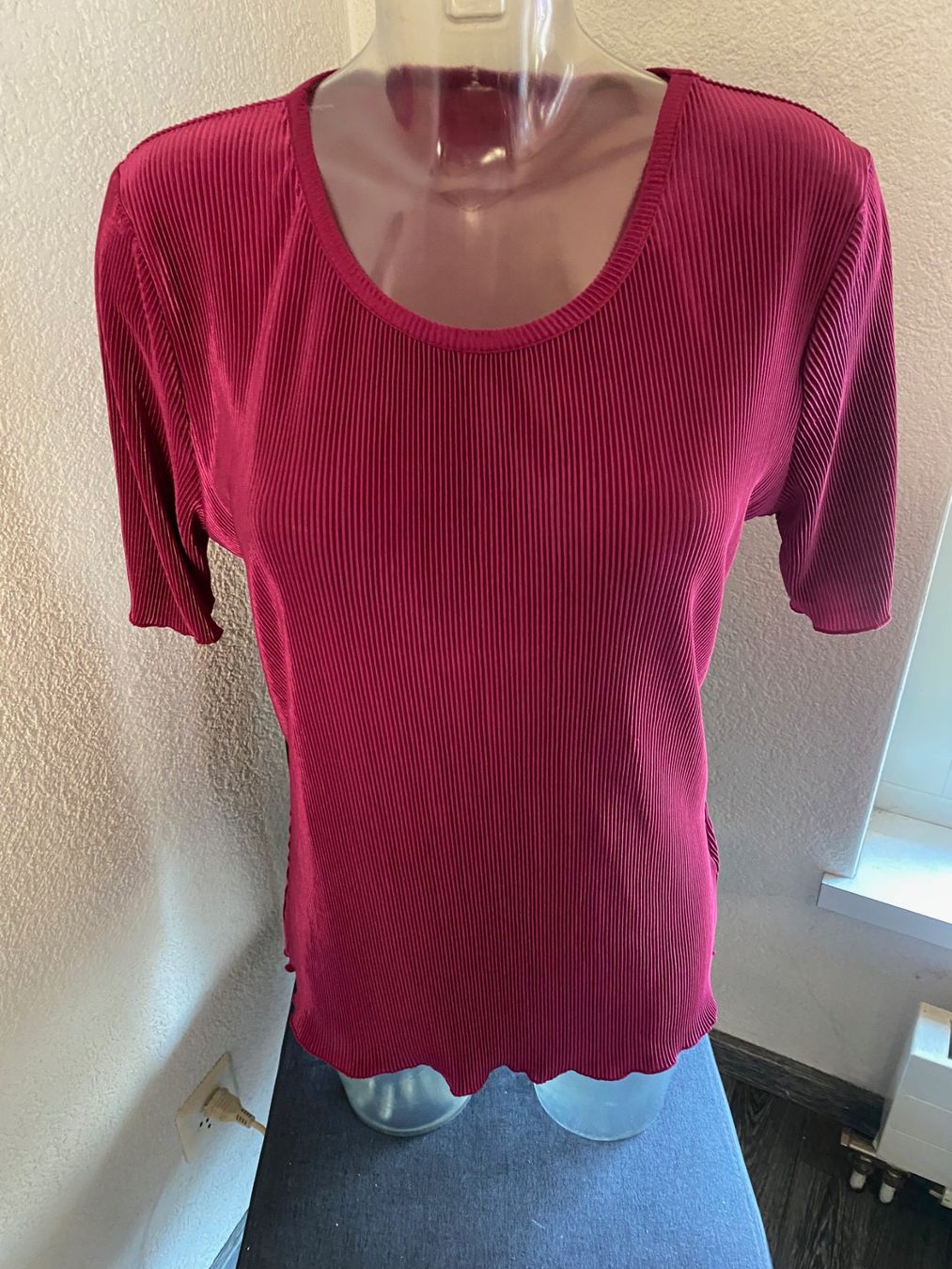 T-Shirts: T-Shirt Grösse 42/44 – Gebraucht aus Allenwinden von Obalu 1