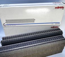 Märklin 24236 C-Gleis, (1 Stück) gerades Gleis 136,1 mm, gut
