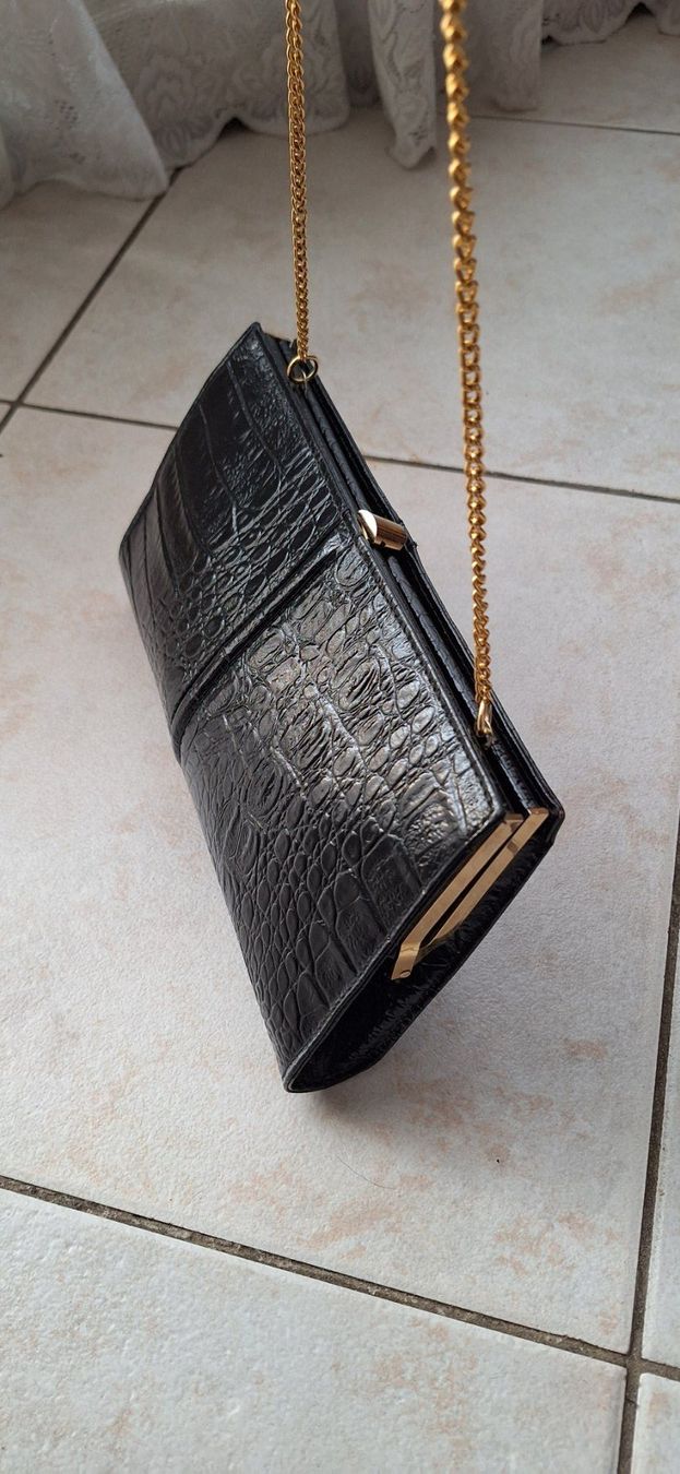 Borse da donna: Sac cuir noir vintage – Usato da St-Triphon venduto da Jldr0 3