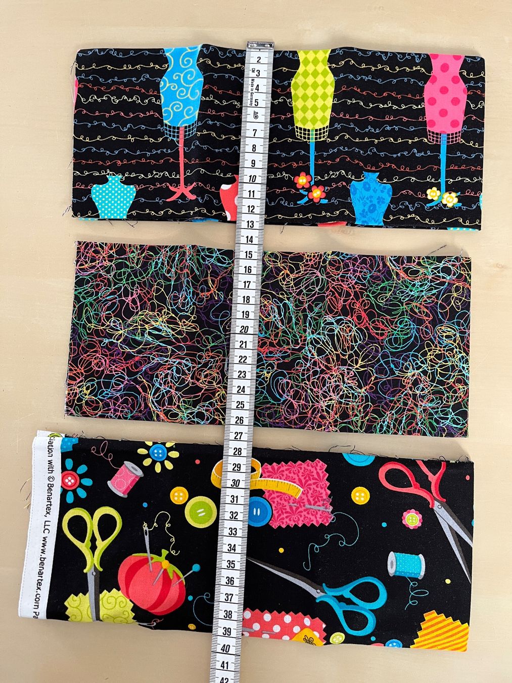 Tessuti: Patchworkstoff  9FQ, Thema Nähen no.2 – Nuovo (secondo la descrizione) da Seuzach venduto da KreativmitStoff 1