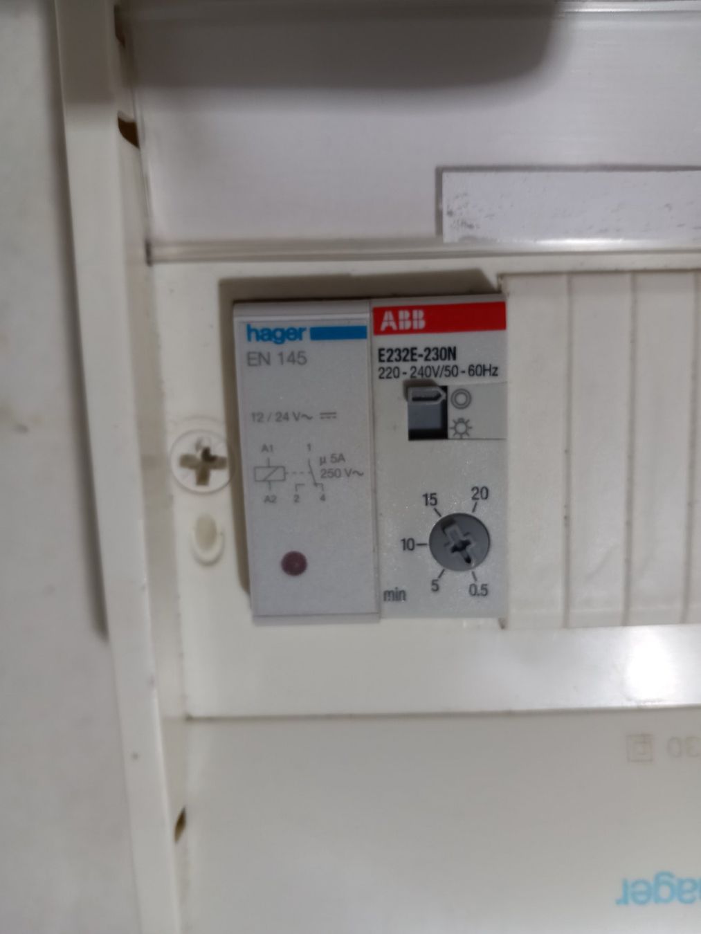 Hager Stromzufuhr: Stromkasten mit Hager Schutzschalter EN 145 + ABB – Gebraucht aus Rheinau von profitronic.shop 2