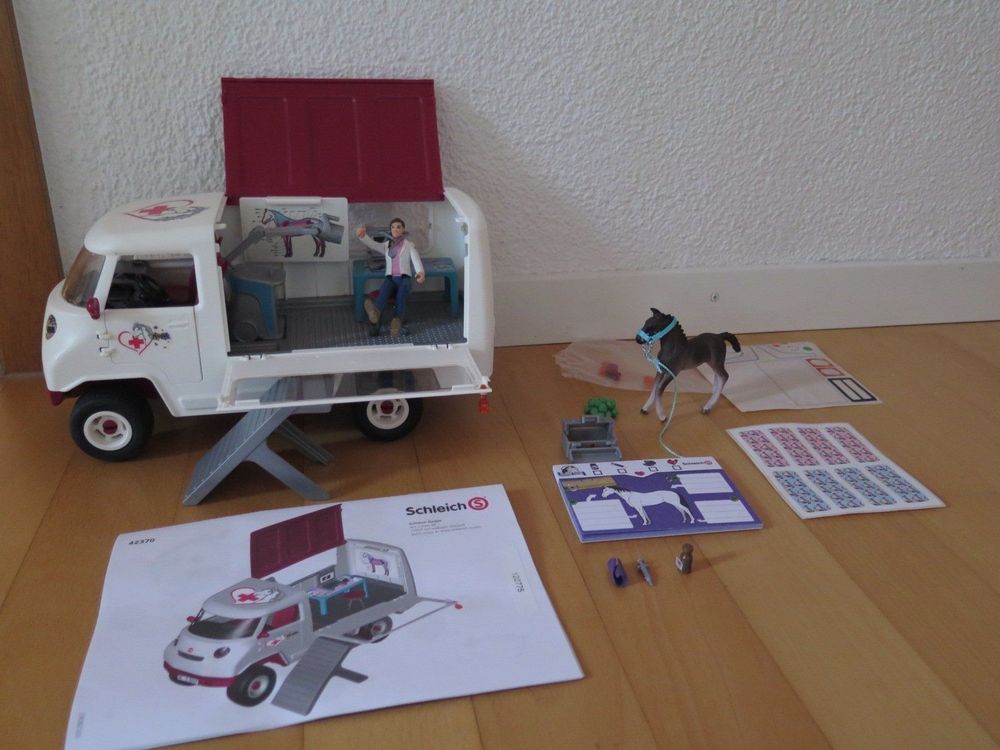 Schleich Pferde 42370 Mobile Tierärztin (Gebraucht) in Tann für