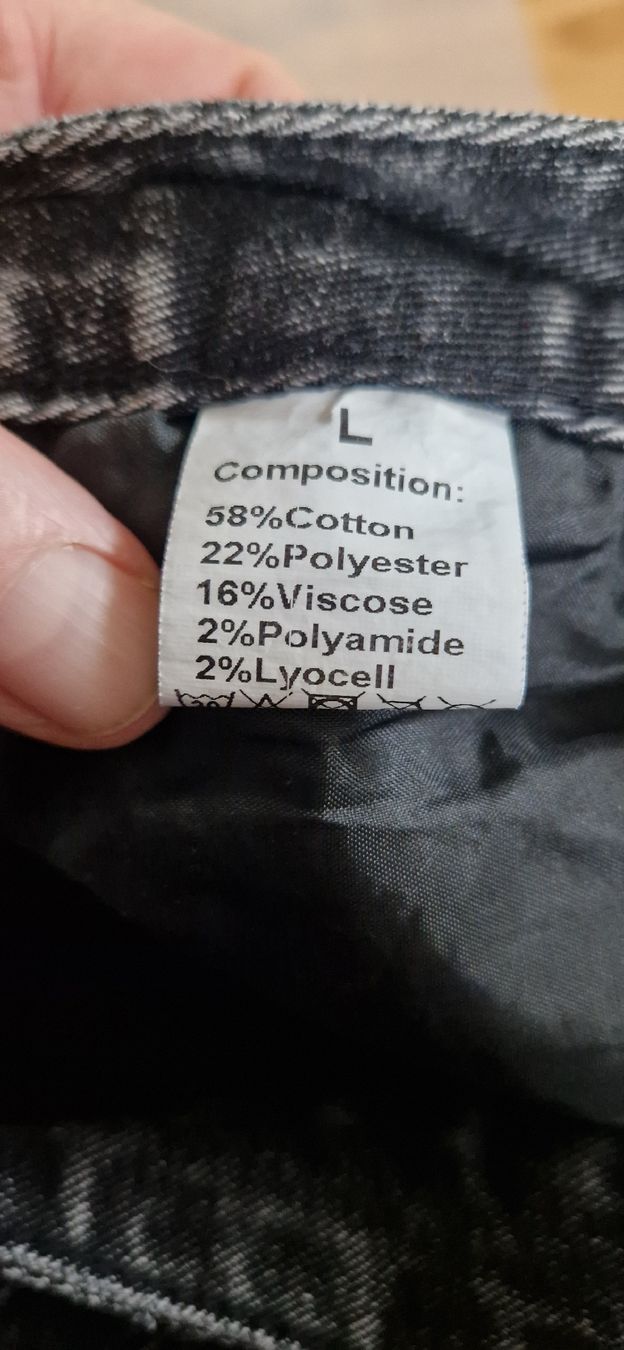 Jeans: Schwarze Jeanshose in Gr.L – Usato da Grosswangen venduto da iranki80 2