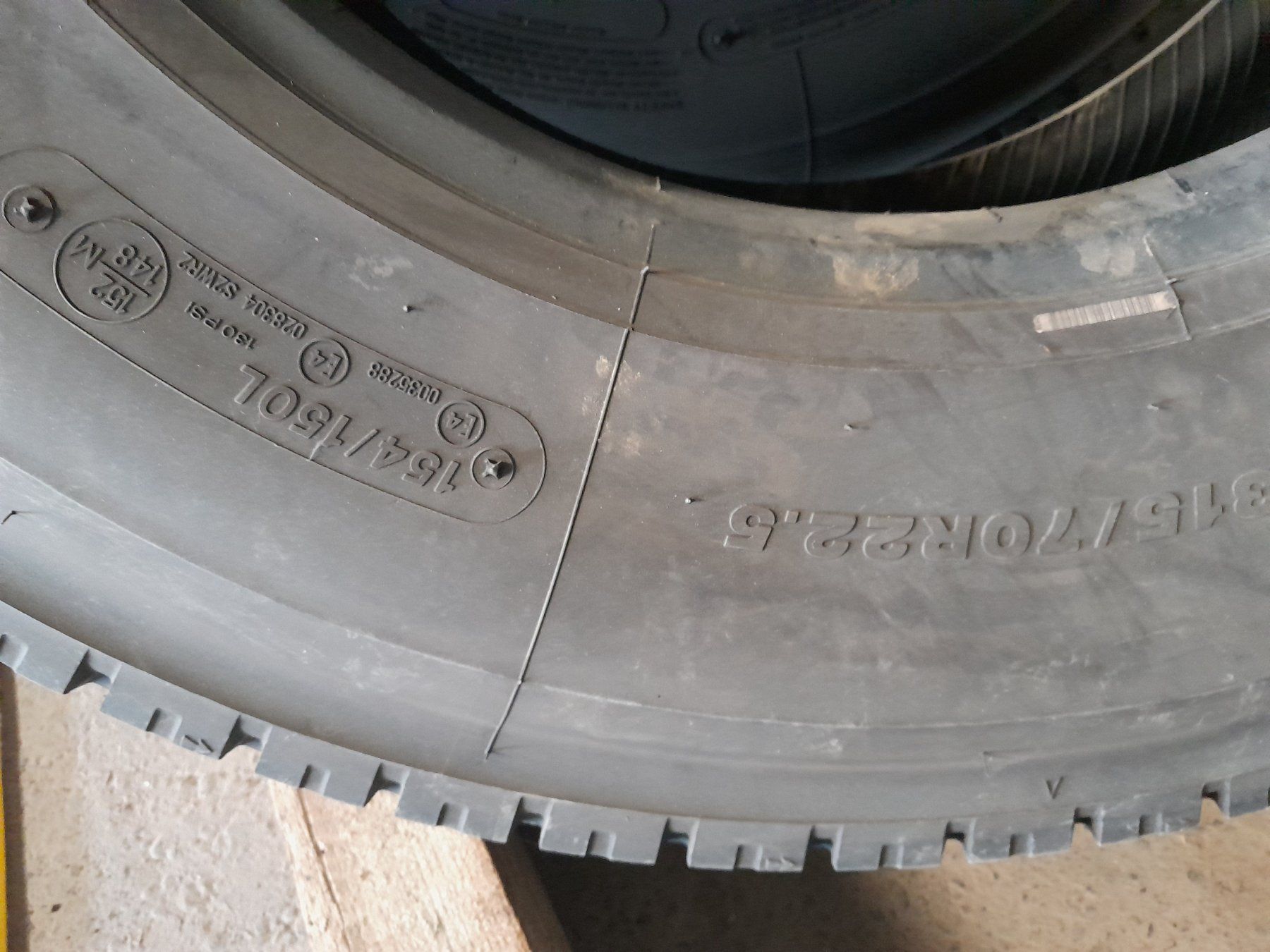 Bridgestone Pneumatici & Ruote complete: 2x Bridgestone 315/70 R 22.5 – Usato da Nesslau venduto da Altherr12 2
