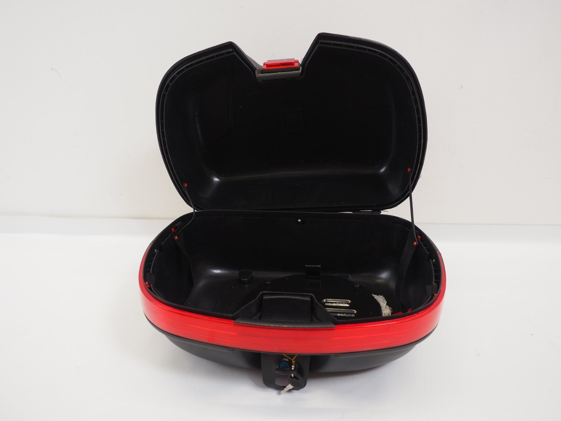 Topcase: Motorradcase / Top Case Rollerkoffer (26062343) – Usato da Zürich venduto da fundsachenverkauf 7