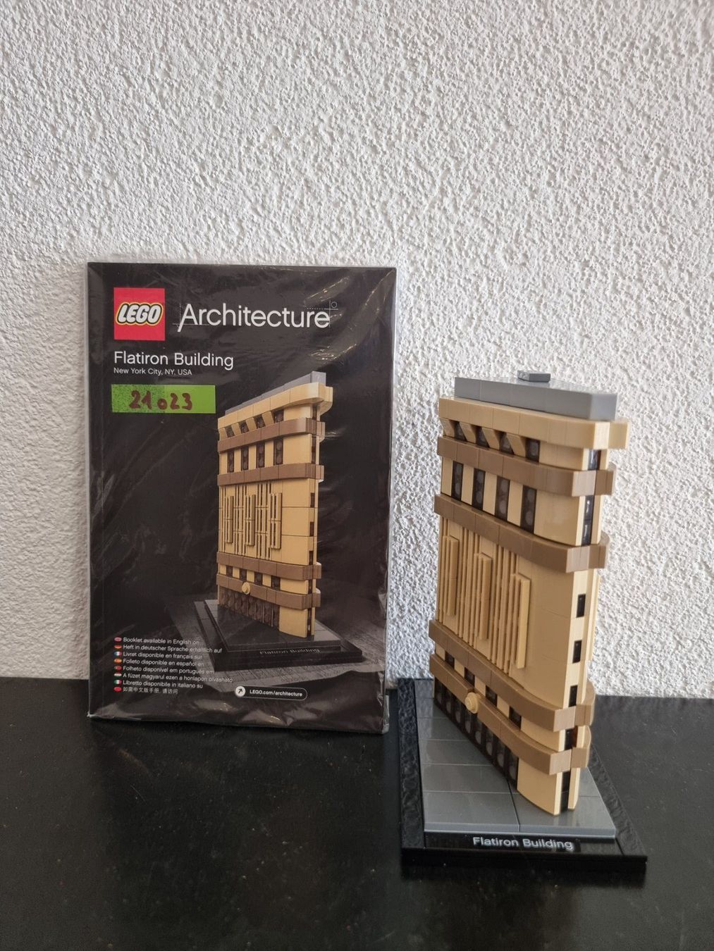 Lego Kit di costruzioni: LEGO Architecture 21023 - Flatiron Building - Complet – Usato da Charmey (Gruyère) venduto da winner-winner
