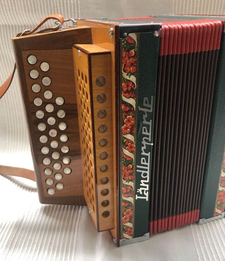 Strumenti musicali: Ländlerperle Handorgel Akkordeon Schwyzerörgeli – Usato da Sachseln venduto da Htt 4