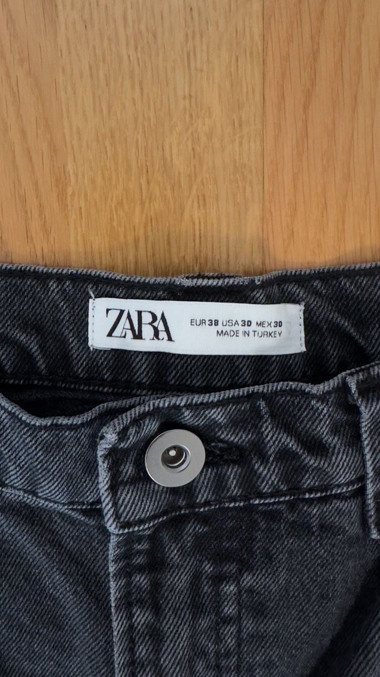 Zara Jeans: Zara - Flared Jeans Schwarz (Gr.38) – Usato da Uster venduto da jul_5dvx 7