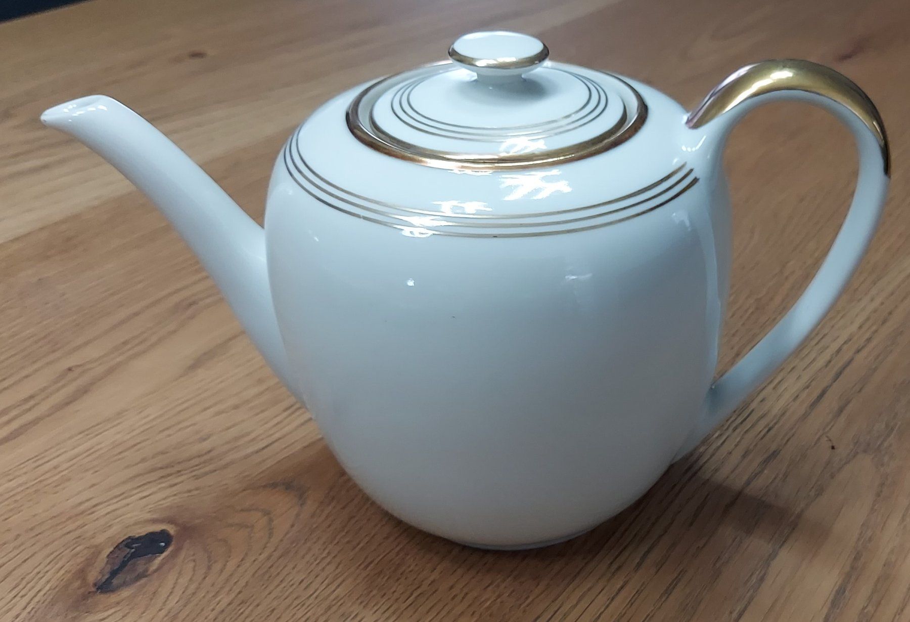 Kaffee- & Teegeschirr: Kaffee-/Tee Service mit Goldrand – Gebraucht aus Gunzgen von  4