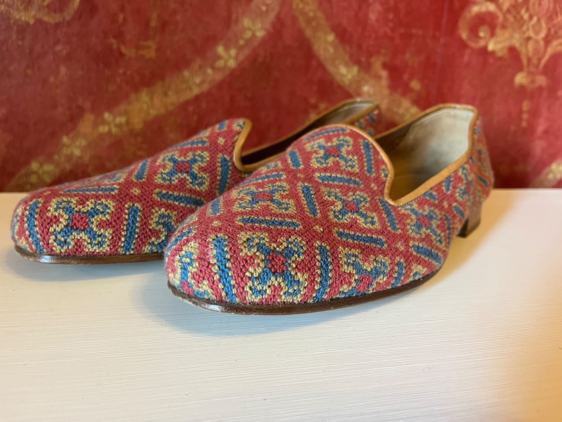 Scarpe da donna: STUBBS & WOOTON Brodées rouge – Usato da GENEVE venduto da hehakasapa 2
