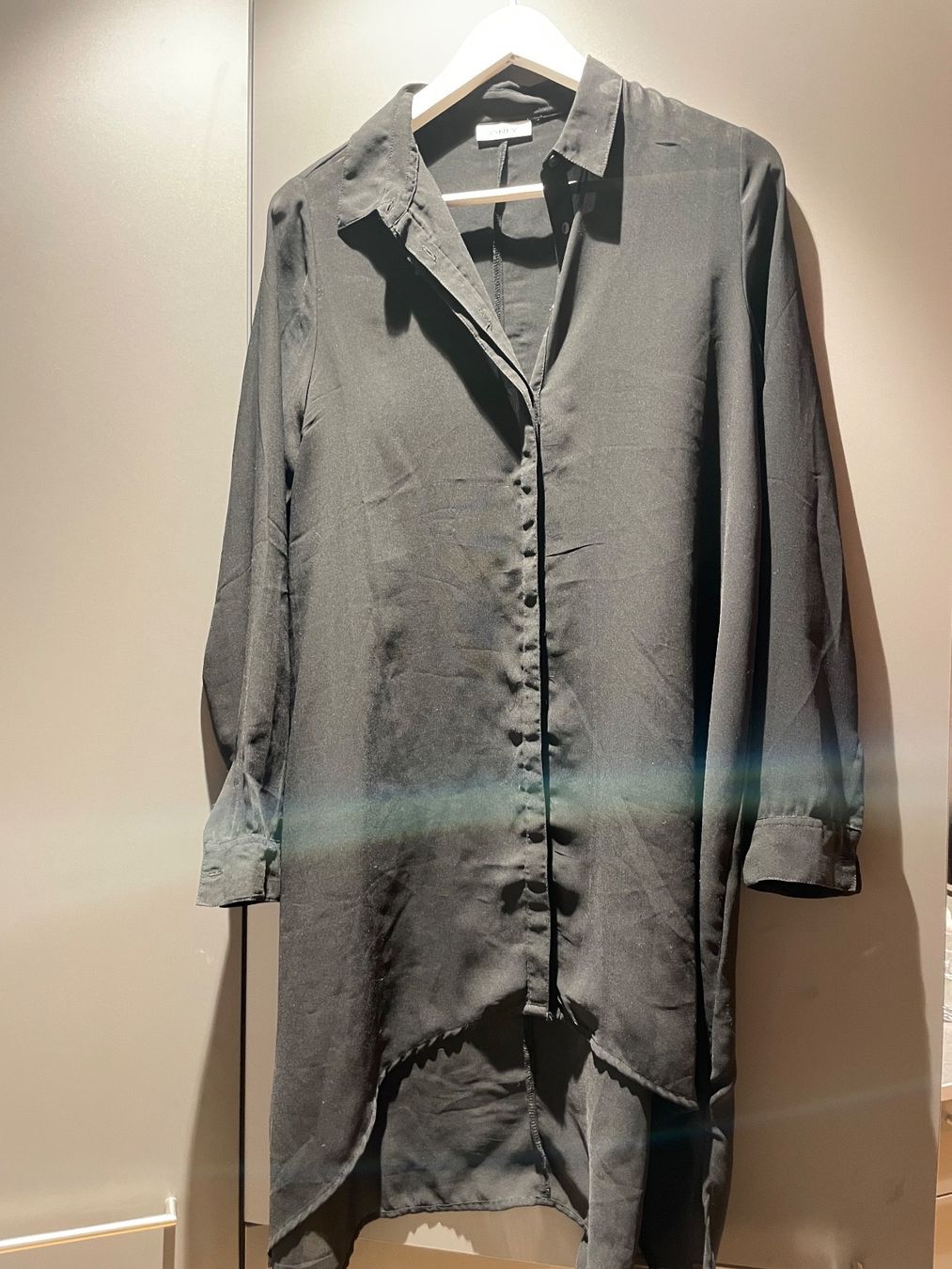 Only Blusen: Lange schwarze Bluse von Only, Gr. S – Gebraucht aus Arbon von llaauraa 2