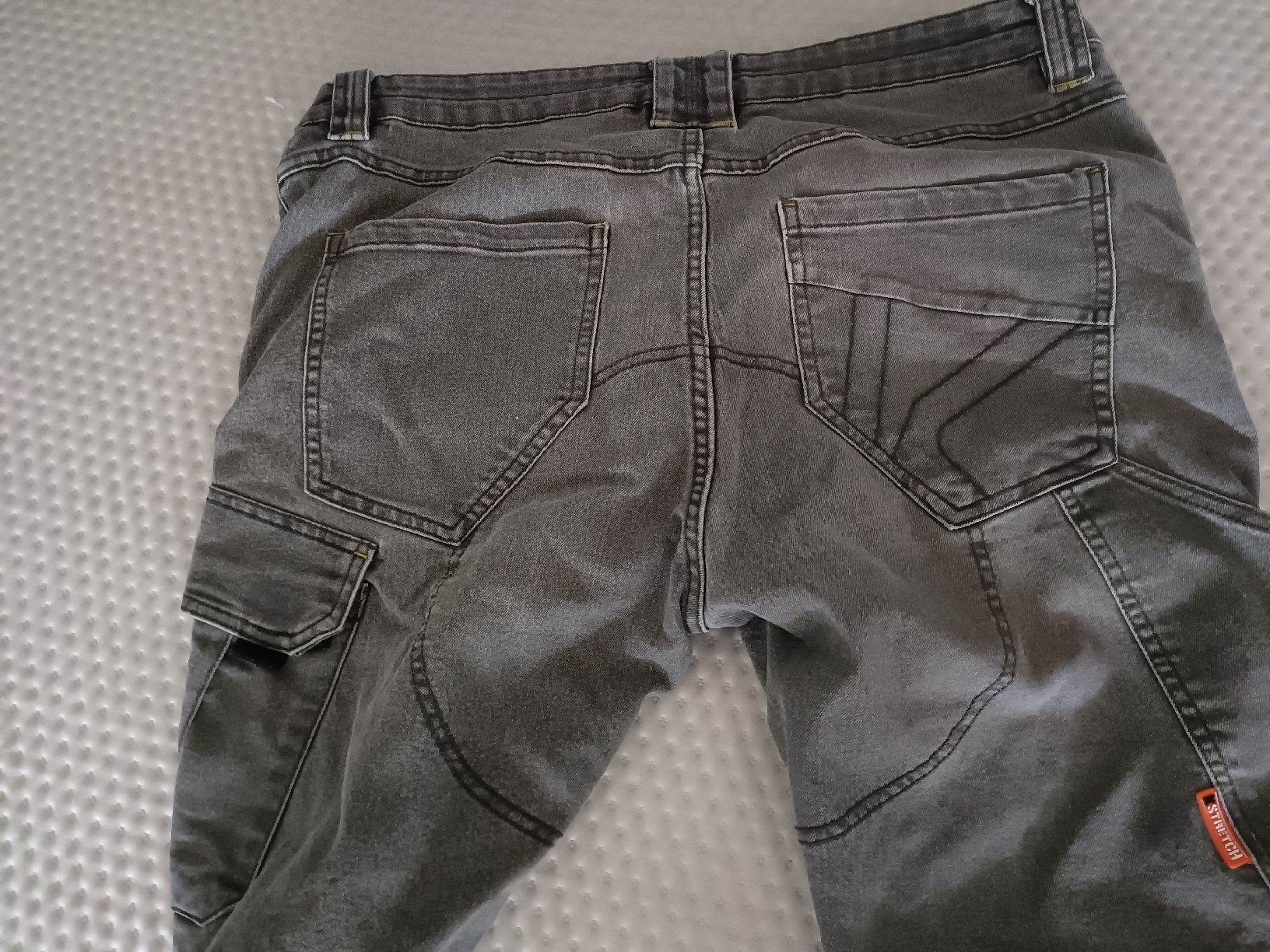 Lotti di vestiti: 2 XL Kurze Jeanshosen – Usato da Gossau SG venduto da scania1509 5