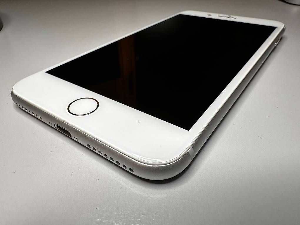Apple Telefoni cellulari / Smartphones: iPhone 8 Plus Silber/Weiss – Difettoso da St. Gallen venduto da jxyo 3