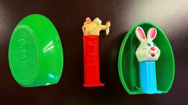 Pez Statuette: PEZ Spender für Sammler – Usato da Zollikon venduto da cyberbambi123 1