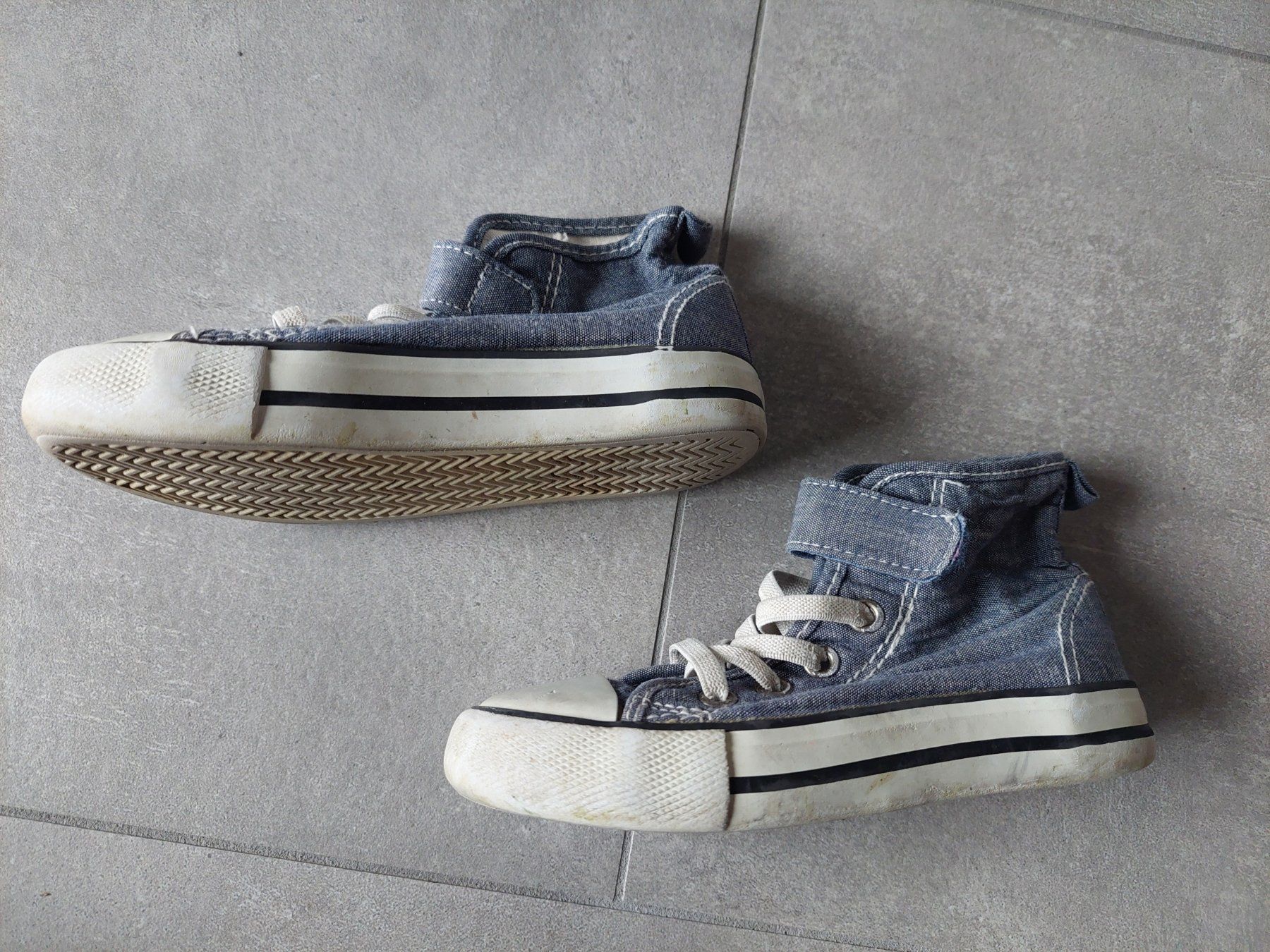 H&M Scarpe per ragazzi: Stoffschuhe von H&M Grösse 27 – Usato da Wiesendangen venduto da troawus 1