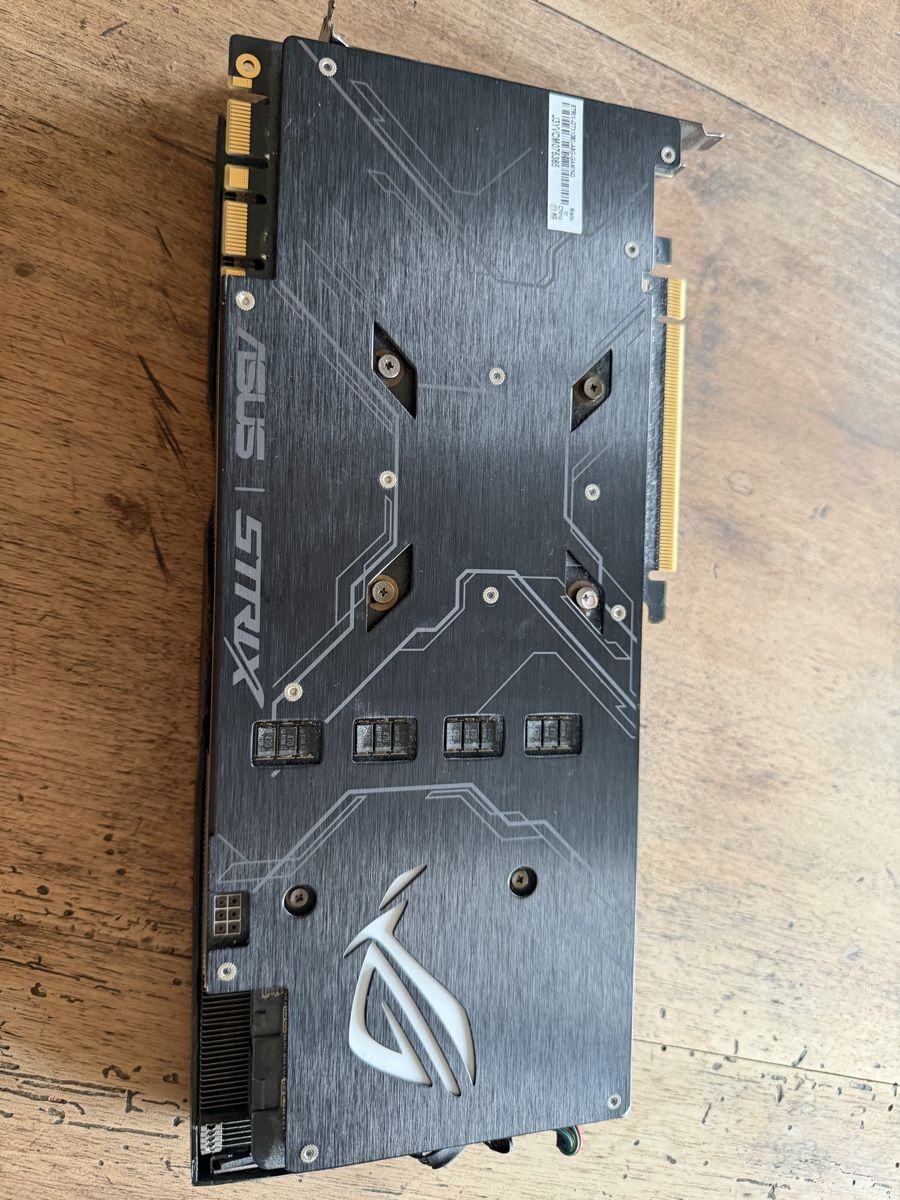 Nvidia Cartes graphiques: ROG Strix GTX 1080 – D'occasion à Auenstein par emi_9msx 1
