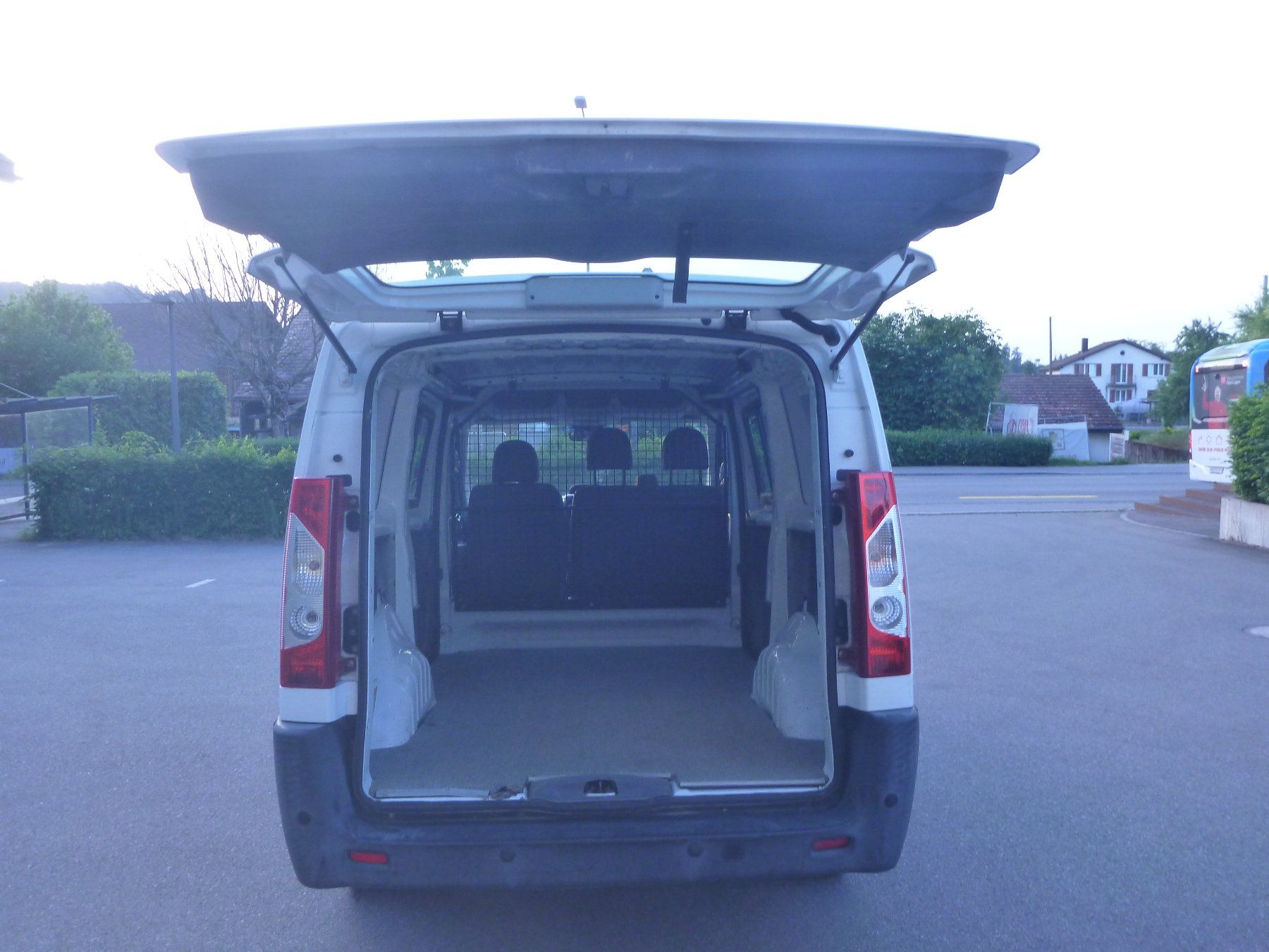Citroën Veicoli commerciali: Citroen Jumpy 2.0 HDi L2H1 163 PS Automat – Usato da Mägenwil venduto da oMioBio 3