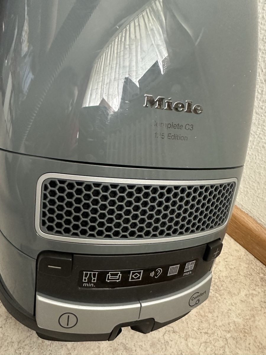 Miele Aspirapolveri & Accessori: Miele  C3  Staubsauger, TOP Zustand – Usato da Pratteln venduto da milisandra 1