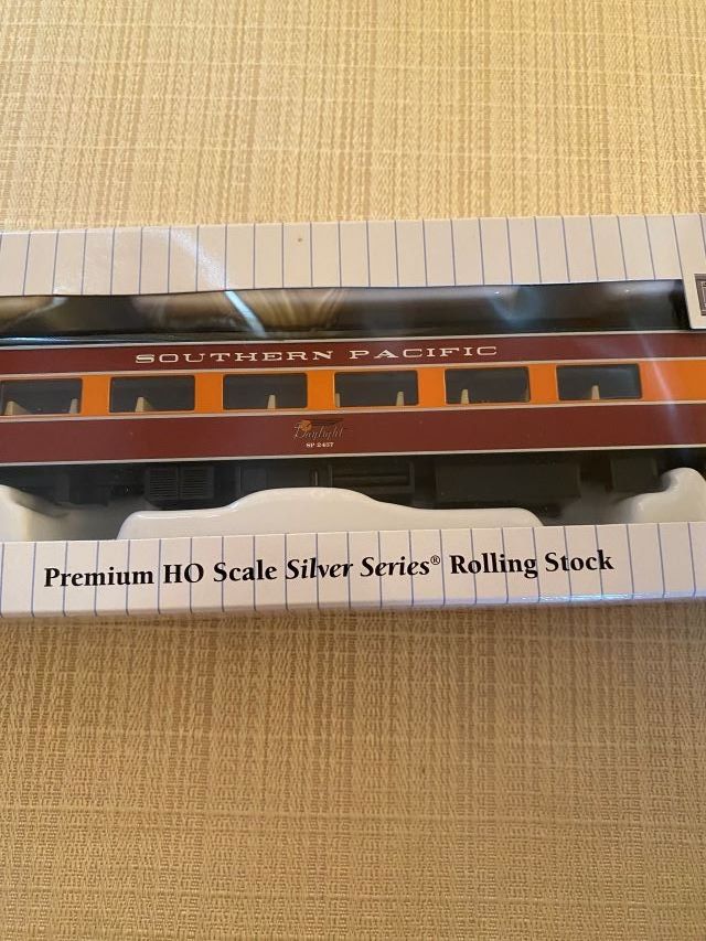 Modellini di ferrovie: H0 Bachmann 85`Smooth-Side Coach Southern Pacific Daylight. – Nuovo (secondo la descrizione) da Diessenhofen venduto da Albin00 1