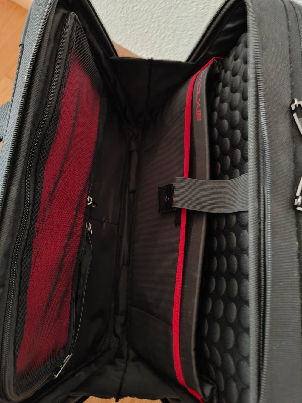 Samsonite Valigie: SAMSONITE Business Trolley Rollenkoffer schwarz – Usato da Wetzikon ZH venduto da Samael89 2