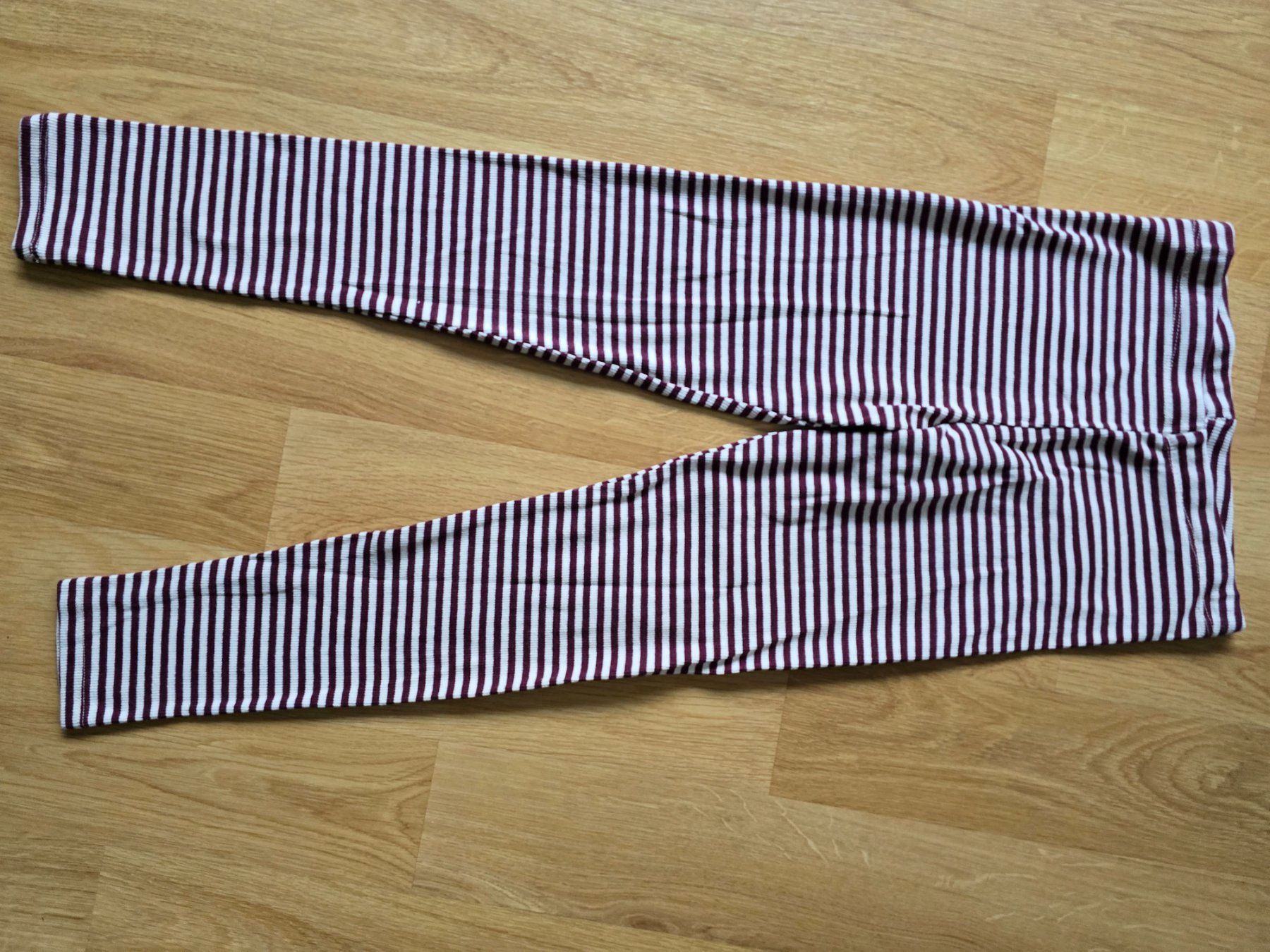 Collants & Leggings: Leggings gestreiftGrösse 140 – D'occasion à Büttikon AG par Amineah
