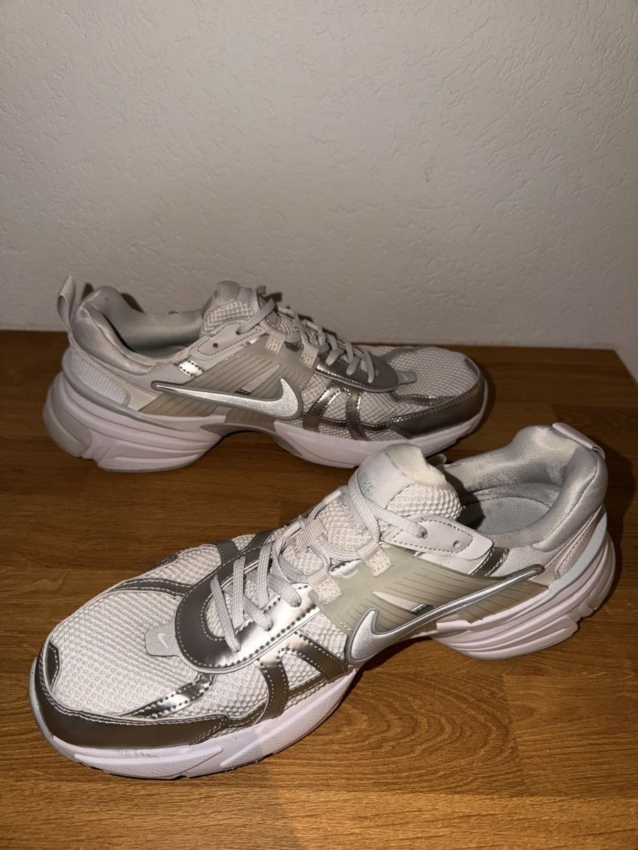 Scarpe da uomo: Nike V2K Run – Usato da Wald ZH venduto da Goutzi 2