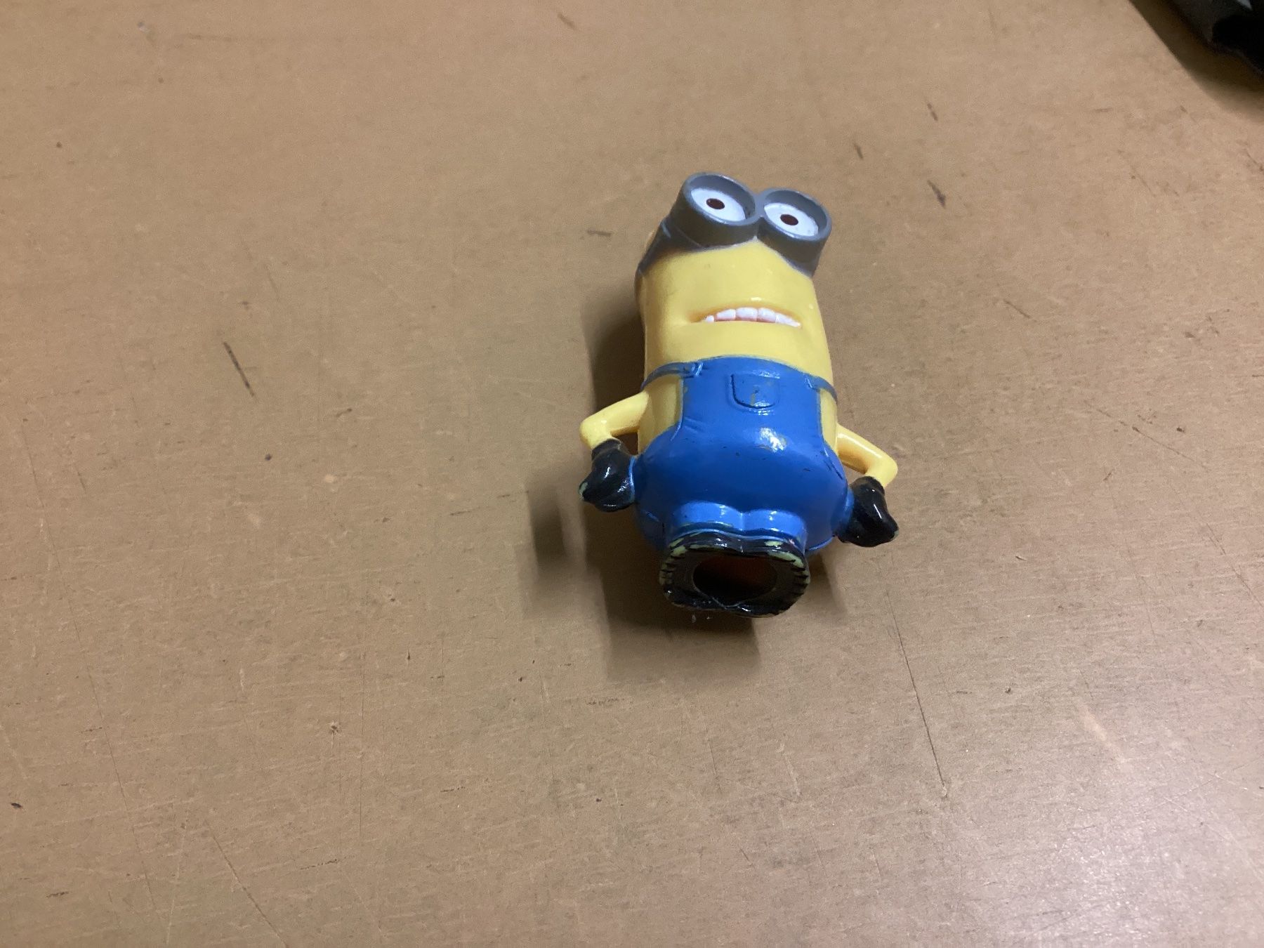 Figuren: Süsser Minion als Stiftehalter / Deko Figur – Gebraucht aus lyss von Dsll 1