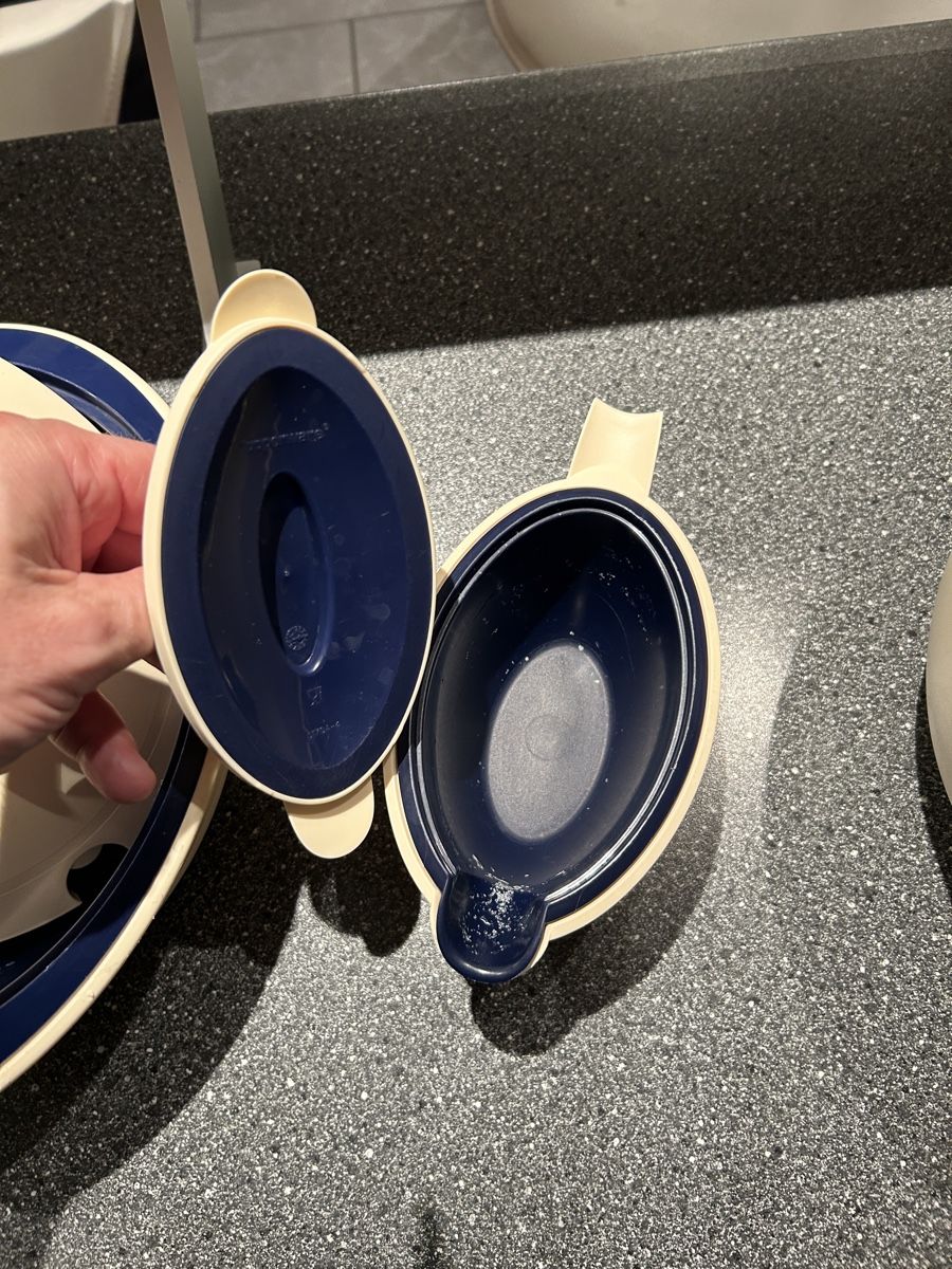 Tupperware Contenitori & Simili: Tupperware Schüsseln mit Deckel, 3er Set, gebraucht – Usato da Hettiswil venduto da chuengu1973 3