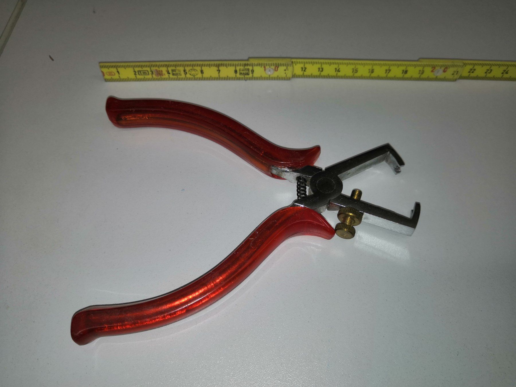 Tous les outils: Abisolierzange – Neuf (Voir description) à St. Gallen par wswaddy
