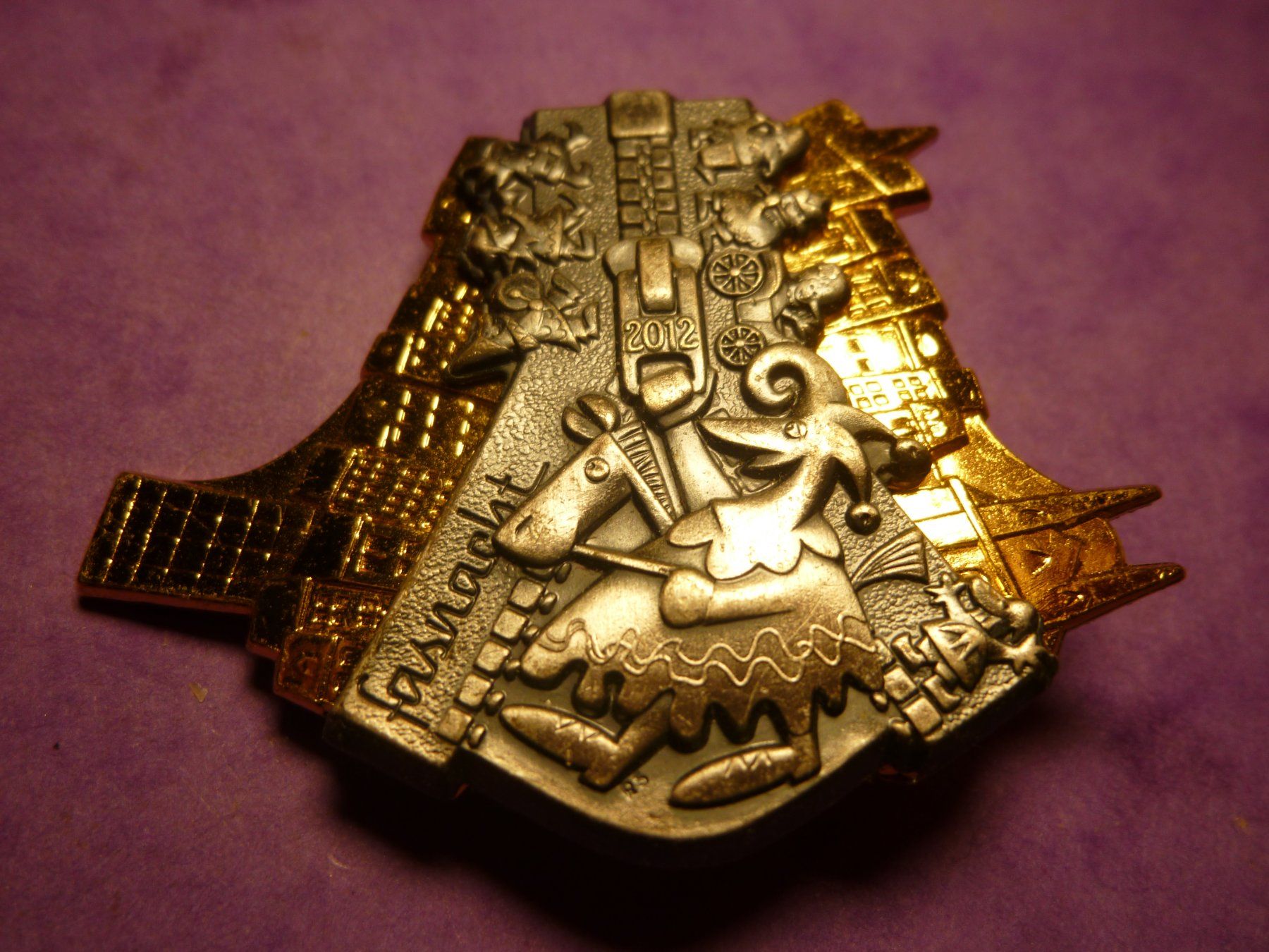 Placchette & Badge: BASEL 2012 GOLD – Usato da Ried (Muotathal) venduto da Mandarin02