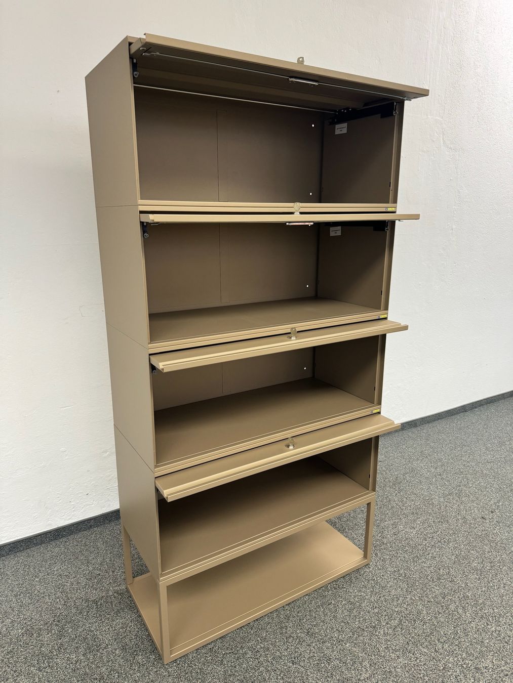 Lista Armoires: Lista Office LO Locker mit 4 Fächern mit Schlüssel – D'occasion à Schönenwerd par mcofficeshop 5
