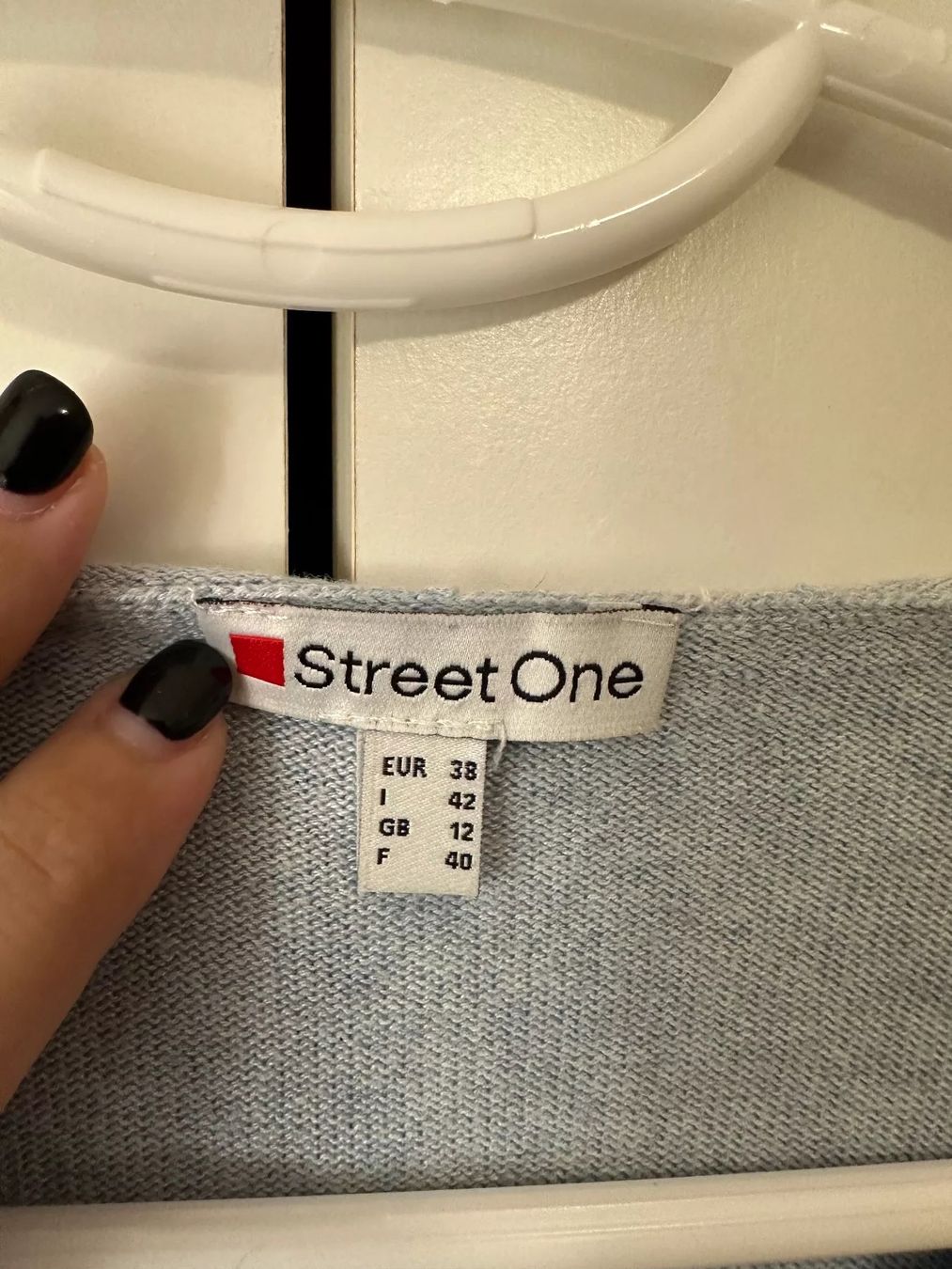 Maglioni & Felpe: Blauer Street One Pullover (38) – Usato da Schaan venduto da Hermine2018 1