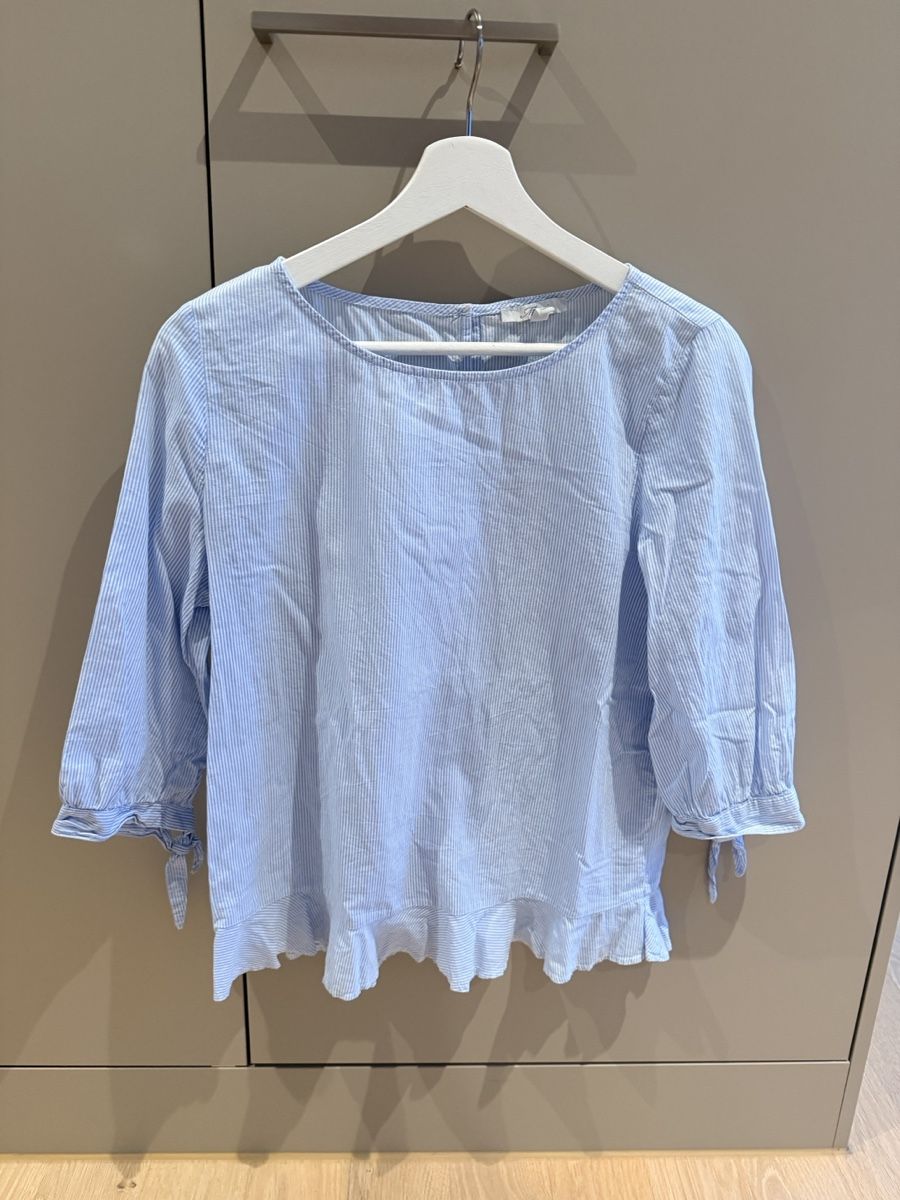 Chemisiers: Bluse gestreift hellblau weiss Grösse S – D'occasion à Herzogenbuchsee par LA33