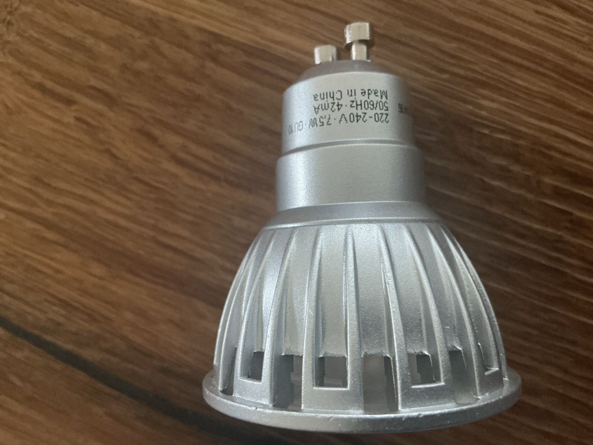 Osram Lampade: OSRAM Light LED GU 10 – Usato da Buchs AG venduto da chipmunk710 4