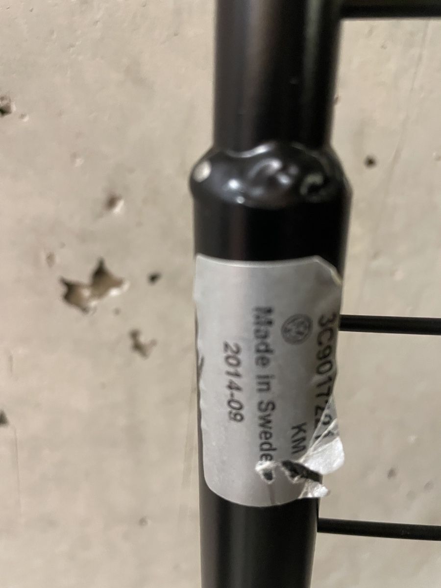Griglie e Inferriate: Gebrauchtes stabiles Trenngitter , Vw Passat 2012 – Usato da Zürich venduto da car_6k82 1