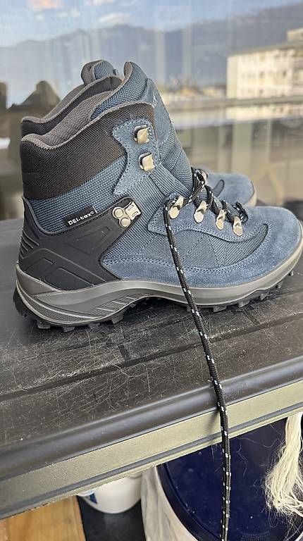 Scarpe da donna: Chaussures de marche  – Usato da Vevey venduto da mic_7jt6 1