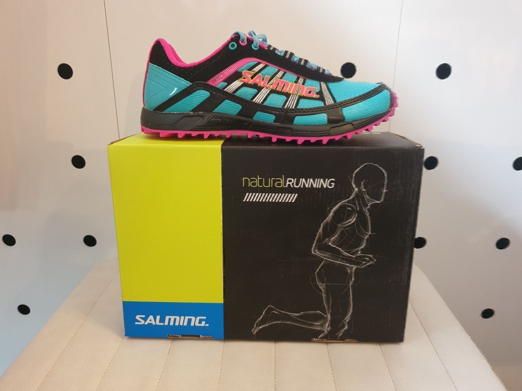 Scarpe da donna: SALMING TRAIL T2      Gr. 36 – Nuovo e nell'imballaggio originale da Zürich venduto da LIQUIDATOR.CP
