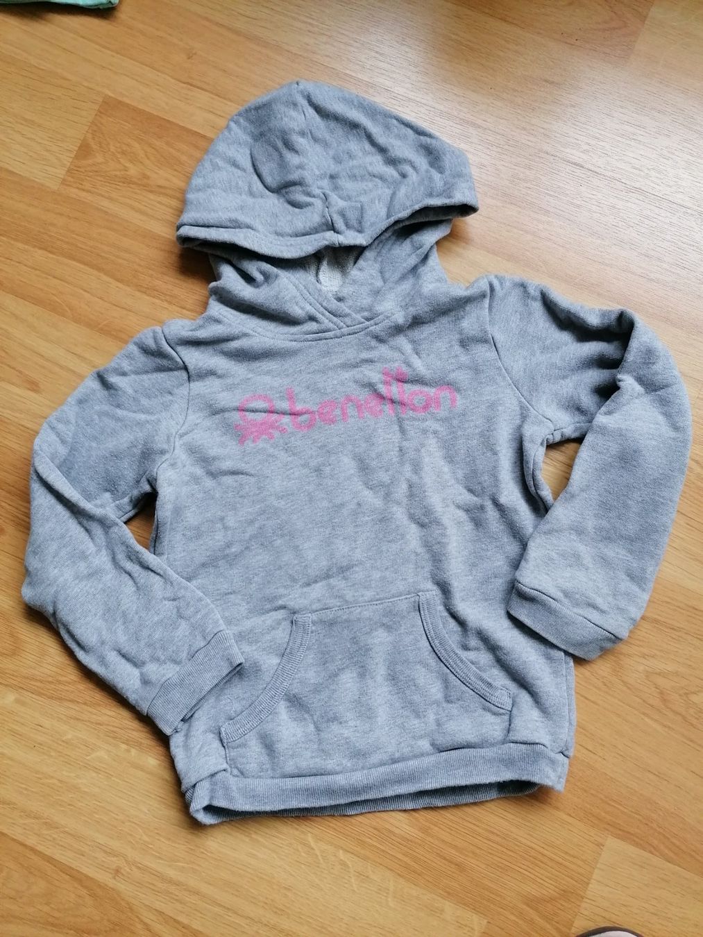 Pullover & Sweatshirts: Hoodie / Kapuzenpullover ca. Gr. 110 / 116 – Gebraucht aus Büttikon AG von Amineah