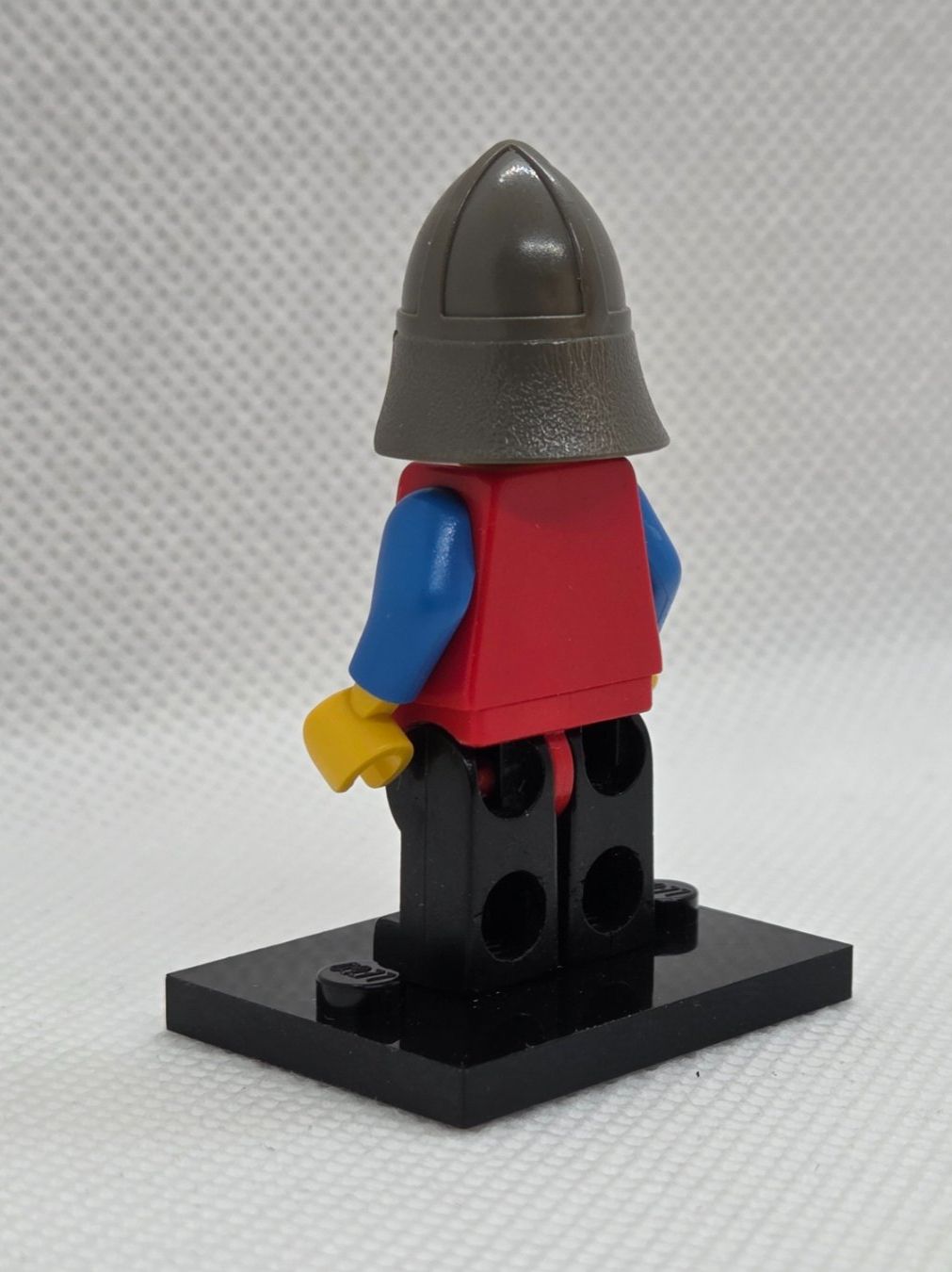 Lego Kit di costruzioni: LEGO Castle cas150 Scale Mail - Red with Blue Arms – Usato da Basadingen venduto da NekoBricks 4