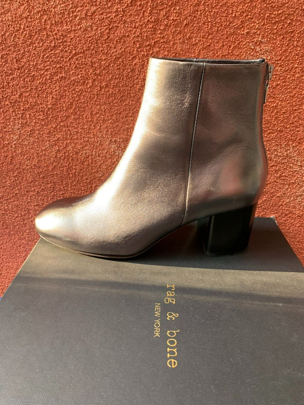 Scarpe da donna: RAG and BONE: OVP - Silberfarbene Stiefelette, 37, NP 525.00 – Nuovo (secondo la descrizione) da Luzern venduto da paulablue 5