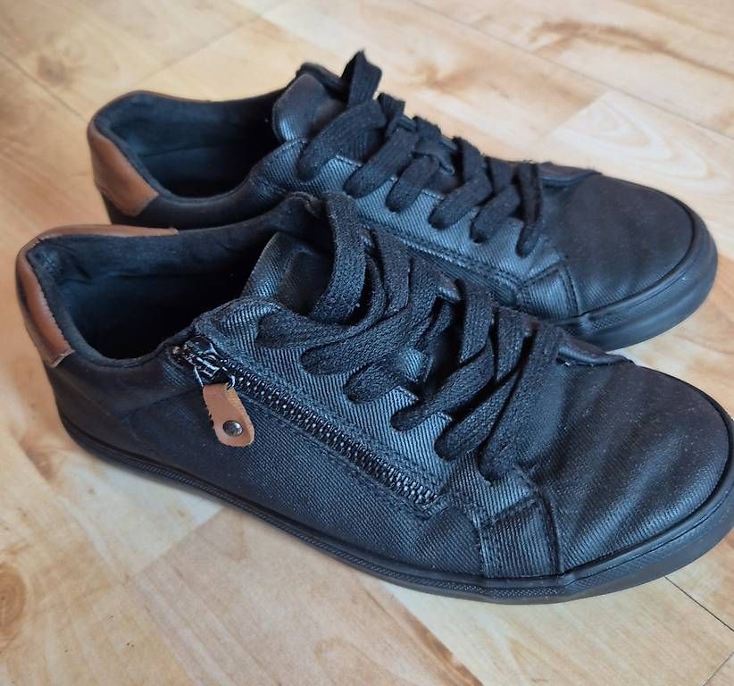 Scarpe da donna: Sneakers Gr.37 – Usato da Blauen venduto da babuun