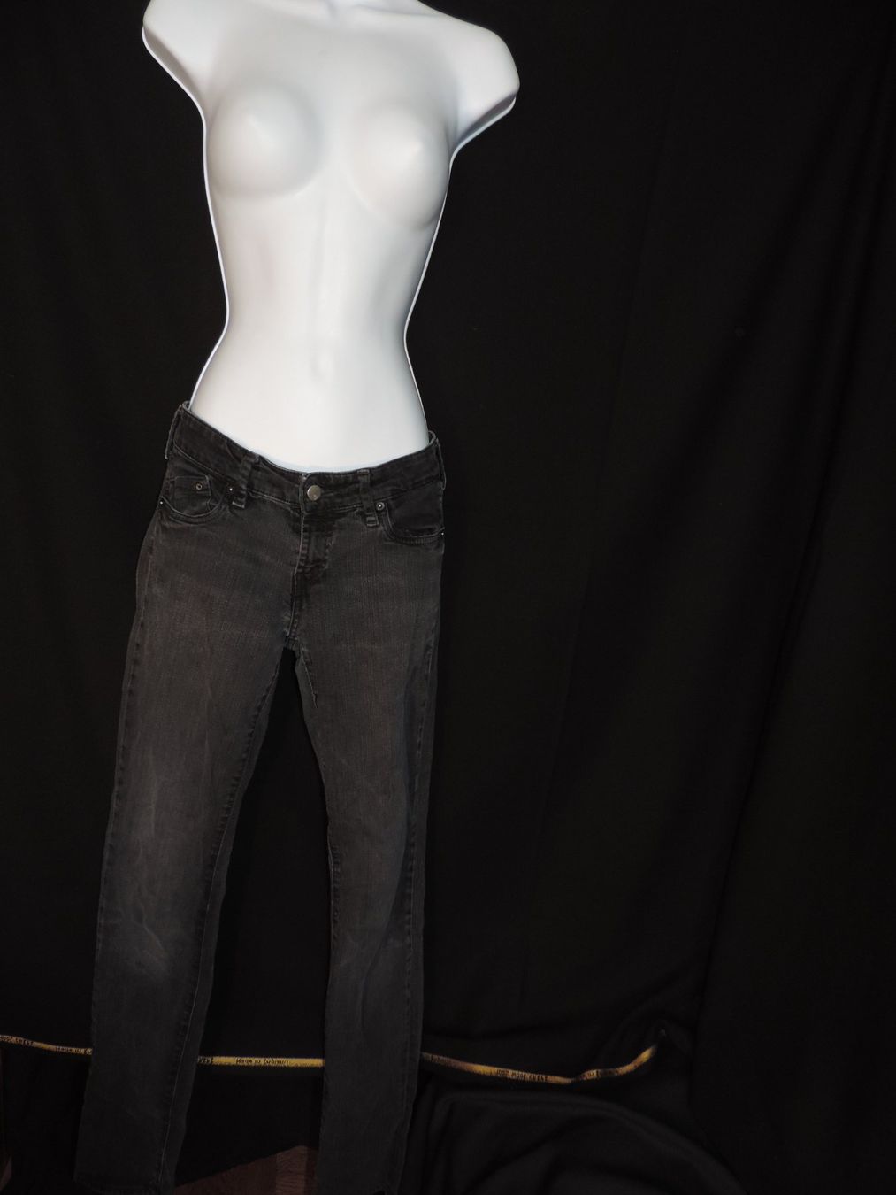 Jeans: jeans noir bleu gris – Usato da Genève venduto da Axelle333 1