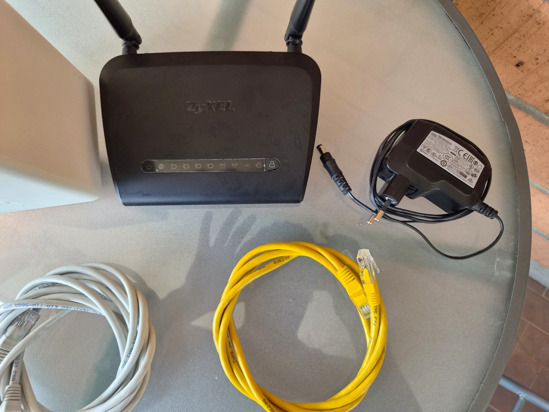 Zyxel Modem & Router: Zyxel NBG6515 AC750 & Swisscom Internet-Box 2 – Usato da Lugano venduto da adam1923 1