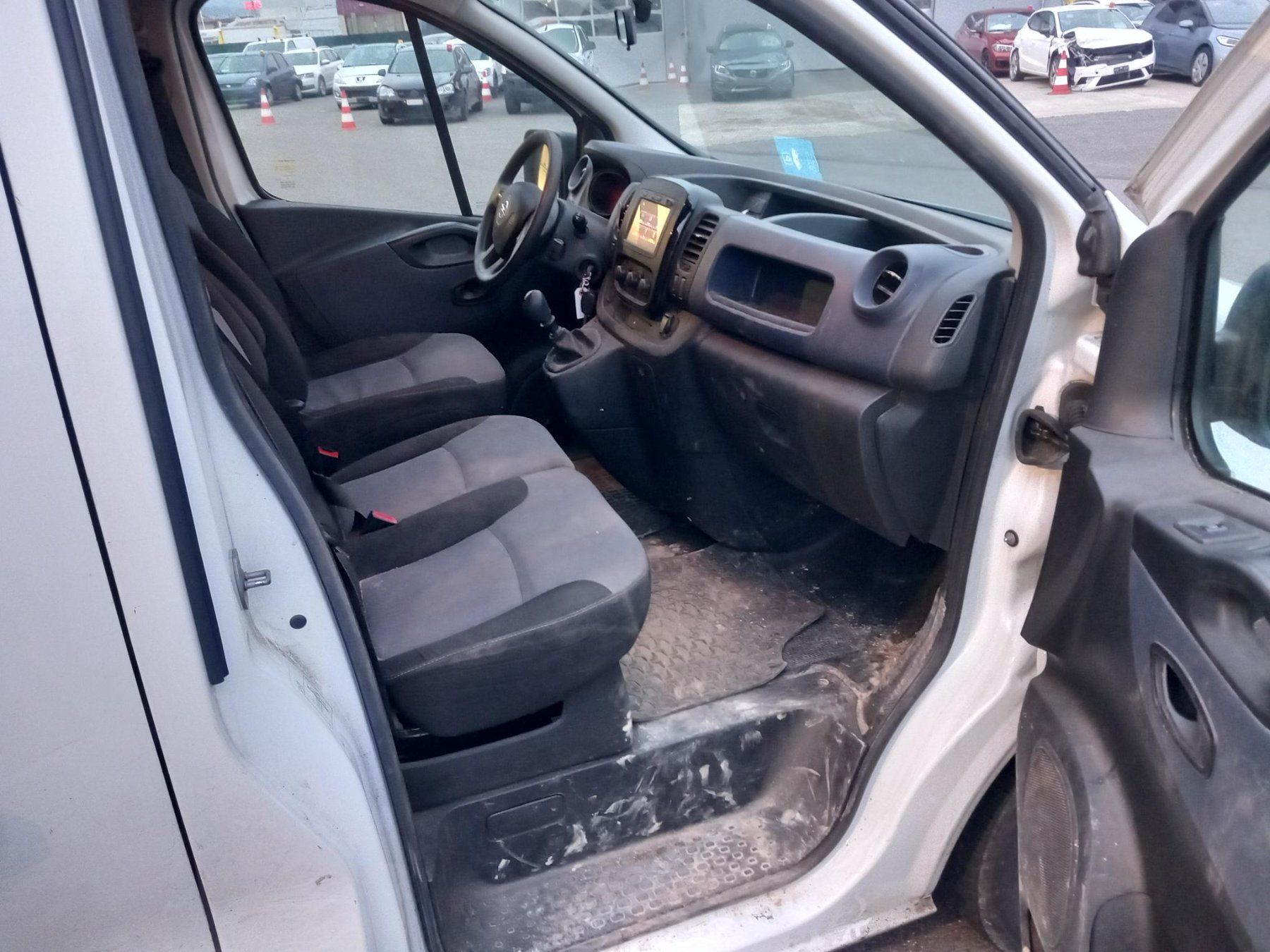 Opel Véhicules utilitaires: Opel Vivaro B 16CDTi – D'occasion à Yverdon-les-Bains par  6